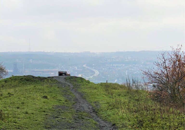 (c) https://baroudeursliegeois.com/ou-se-promener-a-liege-top-3-des-balades-depuis-le-parc-de-la-boverie/